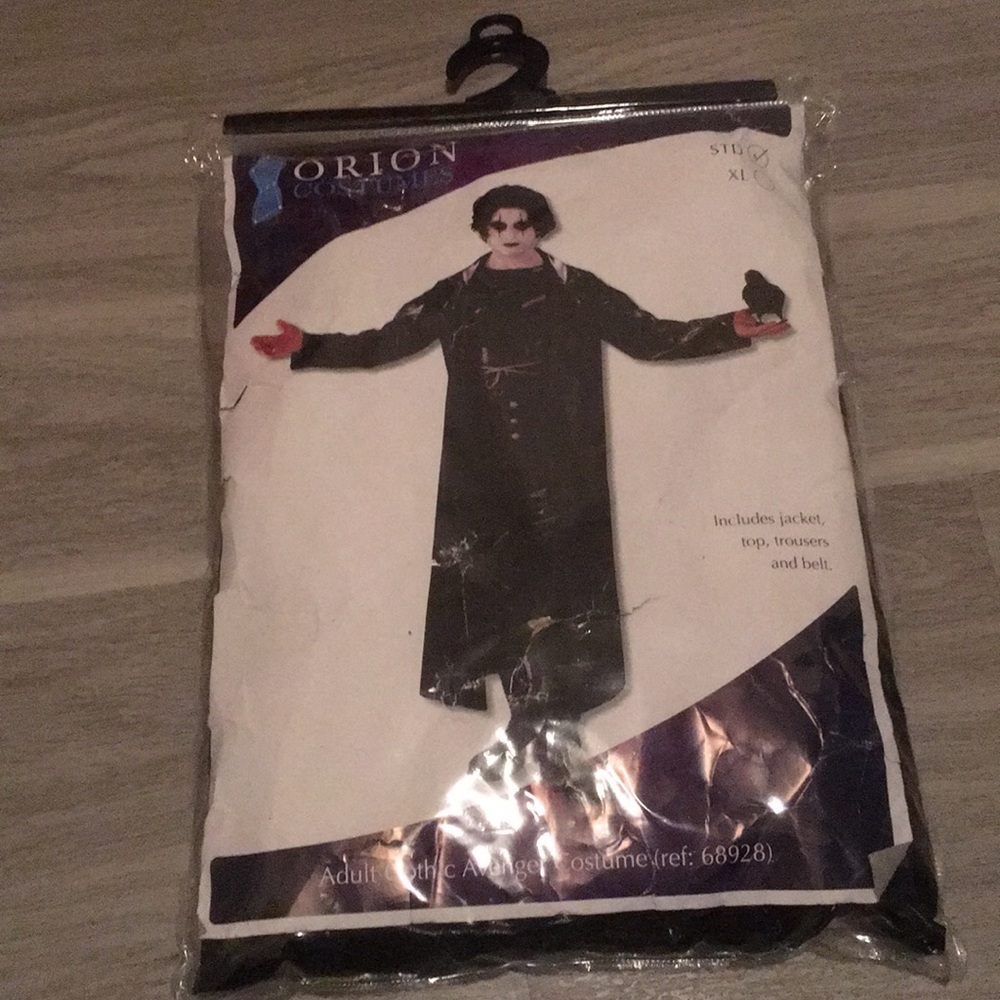 Orion Costumes ‘Adult Gothic Avenger Costume’